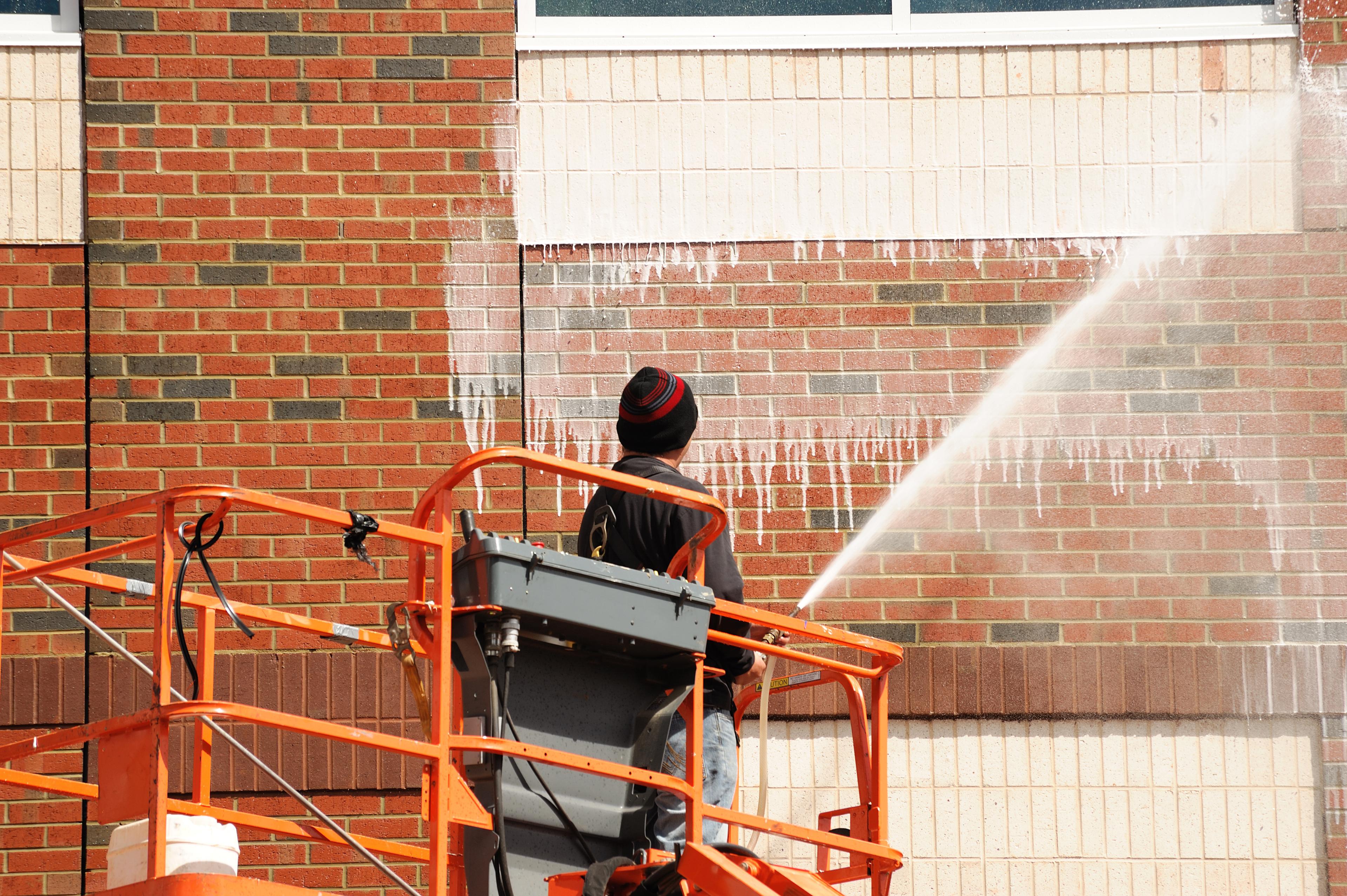 Commercial building power washing service